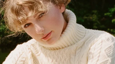 Taylor Swift anunciou o lançamento da regravação de “Christmas Tree Farm” – Imagem: Reprodução
