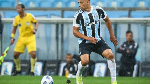 Diego Souza tem contrato com o Grêmio até dezembro (Pedro H. Tesch/AGIF)
