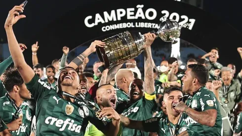 Foto: Ettore Chiereguini/AGIF | Palmeiras se sagrou campeão da Libertadores ao vencer o Flamengo em Montevidéu
