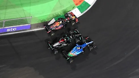 Dan Mullan/Getty Images – Carros de Verstappen, Hamilton e Ocon no GP deste domingo
