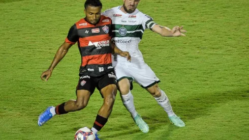 Foto: Jhony Pinho/AGIF – Cedric atuou em 43 jogos pelo Vitória em 2021
