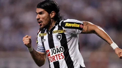 Foto: Fernando Soutello/AGIF | Loco Abreu marcou a história do Botafogo
