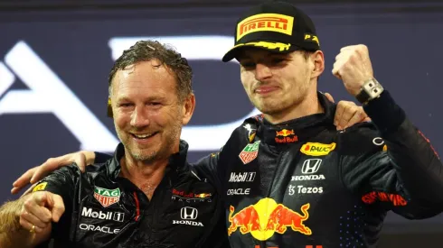 Bryn Lennon/Getty Images – Christian Horner, chefe da equipe Red Bull, ao lado de Verstappen
