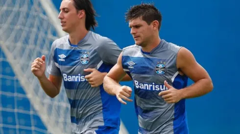 Foto: Lucas Uebel/Grêmio/Divulgação – Geromel e Kannemann: dupla sofreu com problemas físicos no último ano
