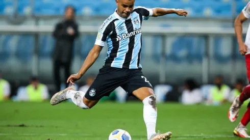 Pedro H. Tesch/AGIF – Alisson, meia-atacante do Grêmio
