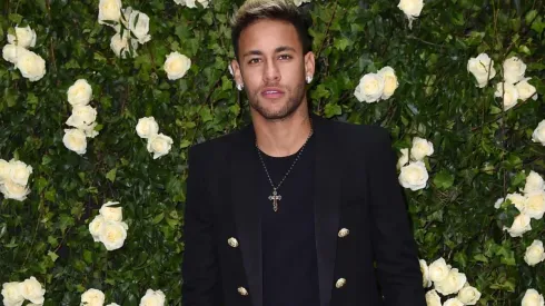 (Photo by Jacopo Raule/Getty Images for Balmain) – Neymar no Paris Fashion Week 2018.
