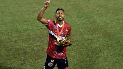 Foto: (Walmir Cirne/AGIF) – Ronan, novo reforço do Sampaio Corrêa, brilhou com a camisa do Atlético de Alagoinhas
