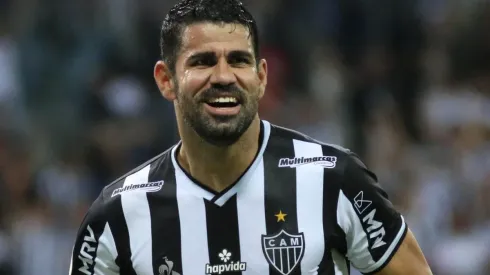 Foto: Fernando Moreno/AGIF – Diego Costa ainda é desejado pela diretoria do Corinthians.
