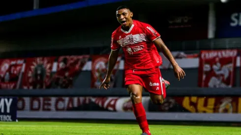 Aílton Cruz/ CRB - Emerson Negueba, atacante do CRB