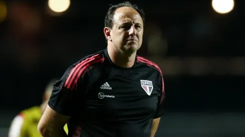 Alexandre Schneider/Getty Images – Rogério Ceni, treinador do São Paulo segue aguardando um "ponta"
