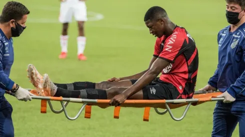 Foto: Robson Mafra/AGIF – Matheus Babi: atacante vem se recuperando de lesão e deve reforçar o Athletico no meio do ano
