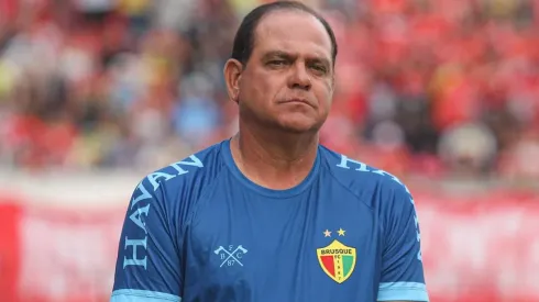 Foto: (Flickr Oficial Brusque/Jefferson Alves / Brusque FC) – Waguinho Dias, técnico do Brusque, ganhou mais um reforço para o ataque
