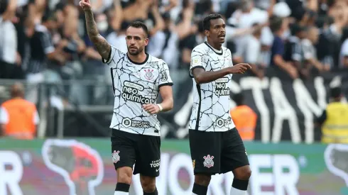 Alexandre Schneider/Getty Images – Renato Augusto e Jô, dois dos jogadores que chegaram entre 2019 e 2021

