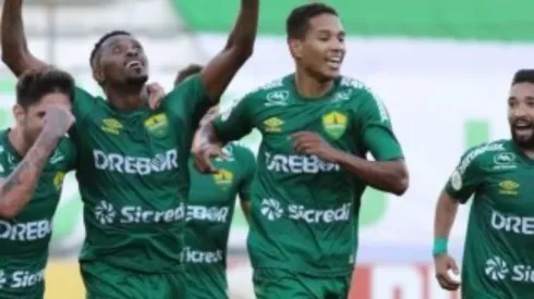 Cuiabá conseguiu permanência na Série A em 2022 (Foto: AssCom Dourado)
