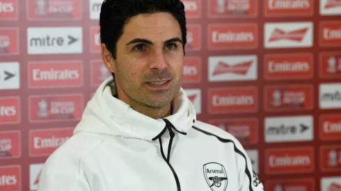 Arteta está interessado na contratação de um meio-campista para o Arsenal ainda nesta temporada