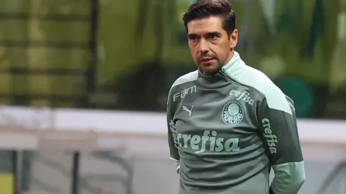 Foto: (Marcello Zambrana/AGIF) – Abel Ferreira deu seu aval para que o Palmeiras pudesse emprestar um jogador pouco utilizado
