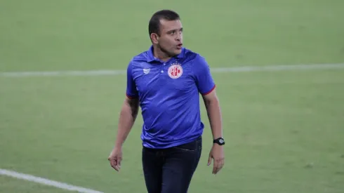 Foto: Guilherme Drovas/AGIF – Renatinho Potiguar celebra terceira vitória seguida no estadual
