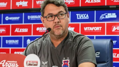 Robson Mafra/AGIF – Jorge Ferreira, técnico do Paraná Clube
