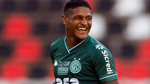 Foto: (Thiago Calil/AGIF) – Rodrigo Andrade será jogador do Guarani pela segunda temporada consecutiva
