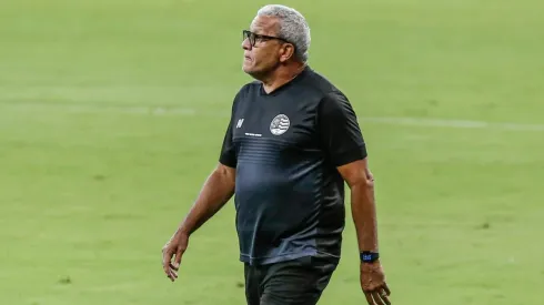 Foto: Paulo Paiva/AGIF – Hélio dos Anjos, treinador do Náutico
