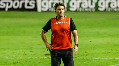 Foto: Rafael Vieira/AGIF – João Brigatti, treinador do Sampaio Corrêa
