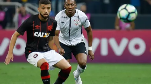 Foto: Marcello Zambrana/AGIF – Gustavo Cascardo é revelado pelo Athletico e esteve no Botafogo nas últimas temporadas
