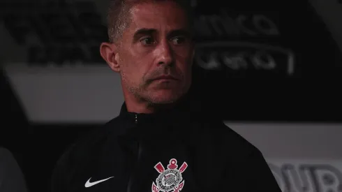 Foto: (Ettore Chiereguini/AGIF) – Sylvinho, ex-técnico do Corinthians, foi citado por Fernando Lázaro neste domingo (6)
