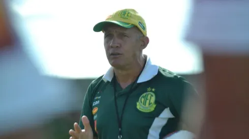 Foto: Léo Roveroni/Agência Mirassol. Eduardo Baptista quer que o elenco imponha jogo e não deixe Corinthians dominar a partida.