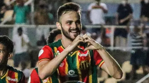 Foto: (Iury Oliveira/Sampaio Corrêa) – Gabriel Poveda marcou dois gols em seu jogo de estreia pelo Sampaio Corrêa
