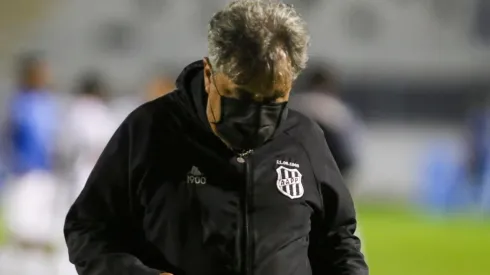 Foto: Rogério Capela/AGIF – Gilson Kleina, treinador da Ponte Preta
