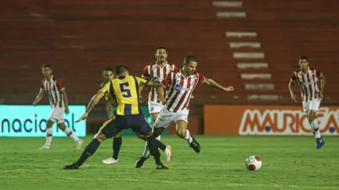 Tiago Caldas/Náutico. Derrota para o Retrô gerou confusão acalorada nos bastidores.