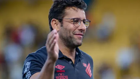 Foto: Diogo Reis/AGIF – Valentim: em 2022, Athletico alterou planejamento para o Estadual
