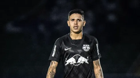 Jadsom celebra meta alcançada com a camisa do Bragantino, exalta estrutura e projeto do clube; CONFIRA