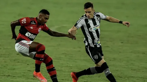 Thiago Ribeiro/AGIF/ Botafogo x Flamengo: onde assistir o clássico válido pelo Campeonato Carioca
