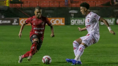 Foto: Volmer Perez/AGIF – Willian Formiga promete ter tirado lições após primeiro jogo contra o CRAC
