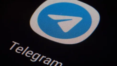 (Photo illustration by Chesnot/Getty Images) – Logotipo do Telegram.
