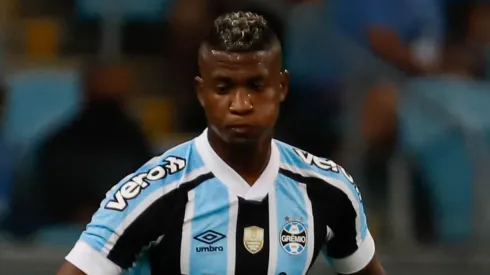 Foto: Maxi Franzoi/AGIF – Orejuela ainda não convenceu no Grêmio e o clube já busca um reforço para a posição
