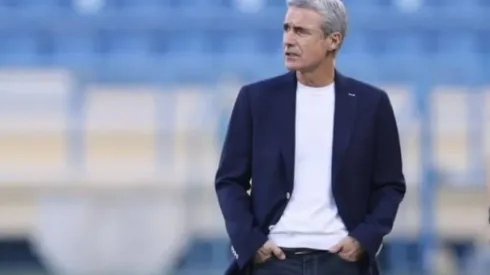 Foto: Divulgação / Al-Duhail | Luis Castro deve chegar ao Botafogo nos próximos dias
