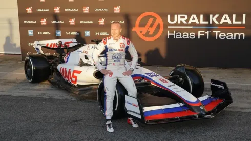 Hasan Bratic/DeFodi Images via Getty Images – Mazepin com o carro da Haas e o patrocínio da Uralkali de fundo.
