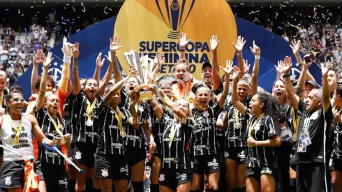 Da ideologia ao projeto vencedor: o Corinthians se tornou referência no futebol feminino no Brasil