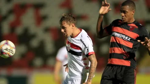 Foto: Thiago Calil/AGIF – Wesley Pionteck pertencia ao Botafogo-SP, quando agrediu a ex-namorada em 2019
