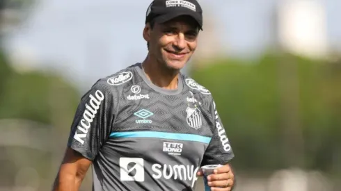 Divulgação / Santos FC – Bustos pede reforços ao Peixe
