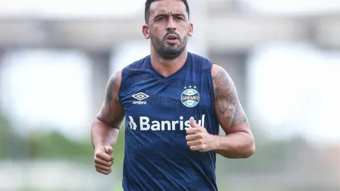 Foto: Lucas Uebel/Grêmio/Divulgação – Edilson: assinou com o Tricolor até o fim de 2022
