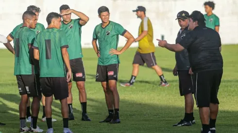 Rennê Carvalho/ABC F.C. Fernando Marchiori já comandou o primeiro treino à frente do ABC, de olho em próximo confronto.
