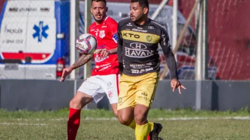 Foto: Robson Mafra/AGIF – Carlos Henrique não renovou contrato com o FC Cascavel
