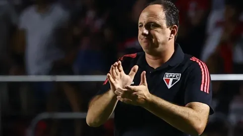 Foto: (Marcello Zambrana/AGIF) – Mesmo com as críticas da torcida, Rogério Ceni 'bancou' a cria de Cotia, que tem provado seu valor no São Paulo
