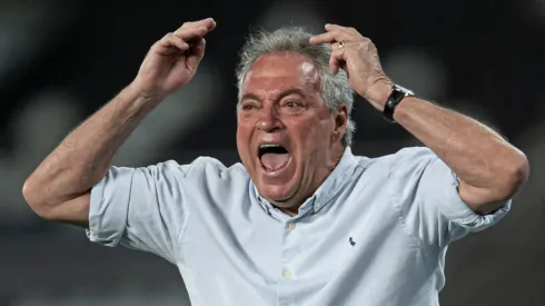 Abel Braga pode perder defensor para clube brasileiro (Foto: Jorge Rodrigues/AGIF)

