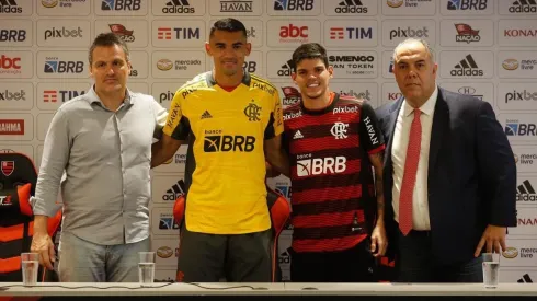 Gilvan Souza/Flamengo - Santos e Ayrton Lucas foram apresentados no Flamengo