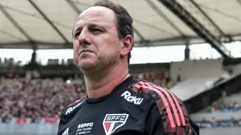 Foto: (Thiago Ribeiro/AGIF) – Rogério Ceni foi criticado pela torcida após a derrota do São Paulo neste domingo (17)
