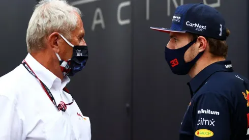 Bryn Lennon/Getty Images – Marko e Verstappen conversam durante GP
